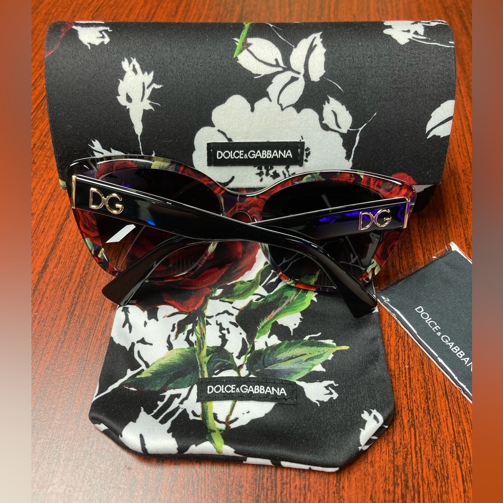 ❌SOLD❌DOLCE & GABBANA SUNGLASSES - Picture 2 of 7